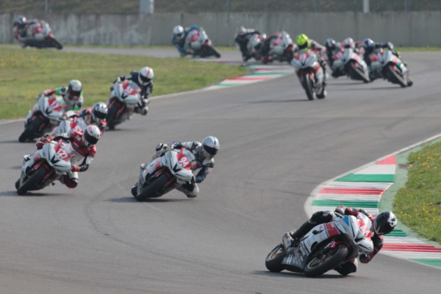 Yamaha R6 Cup 2012 (6)