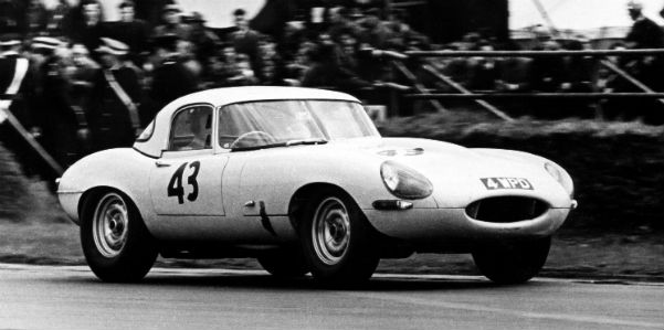 0000000496-jag-1_1963-silverstone-lightweight-e-type-4wpd-1b