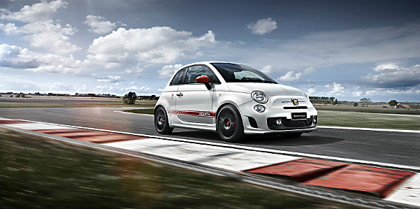 106671-151108_abarth_yamaha
